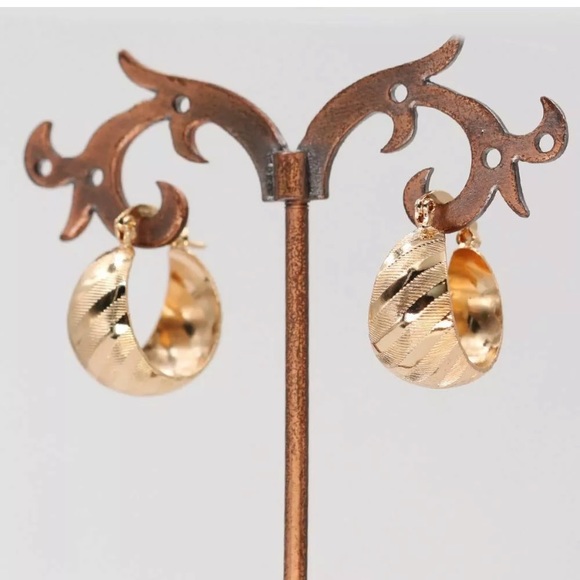 Yellow Gold Filled semicircle Hoop earrings - Picture 2 of 4